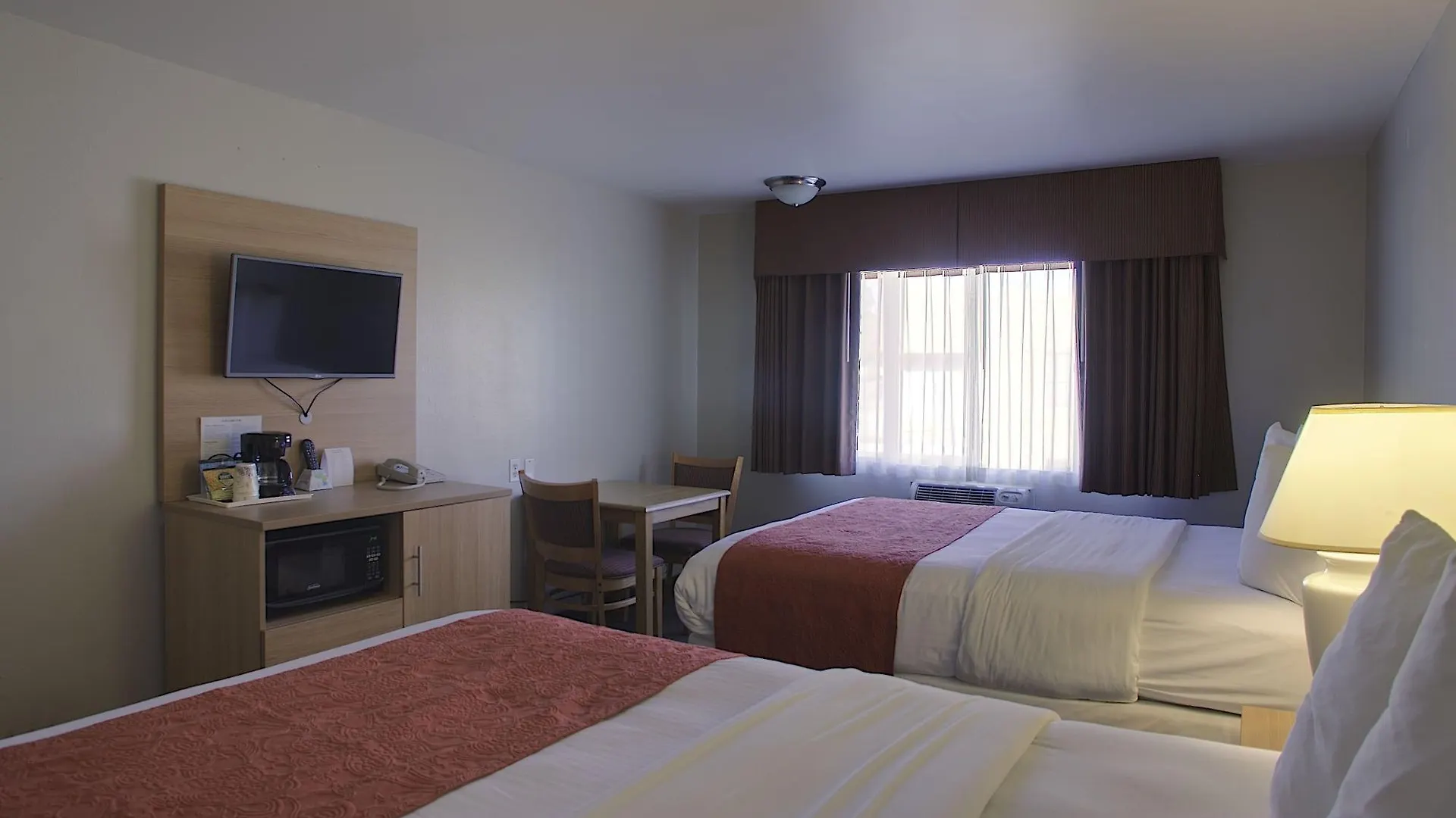 Aladdin Inn And Suites Portland 3*,